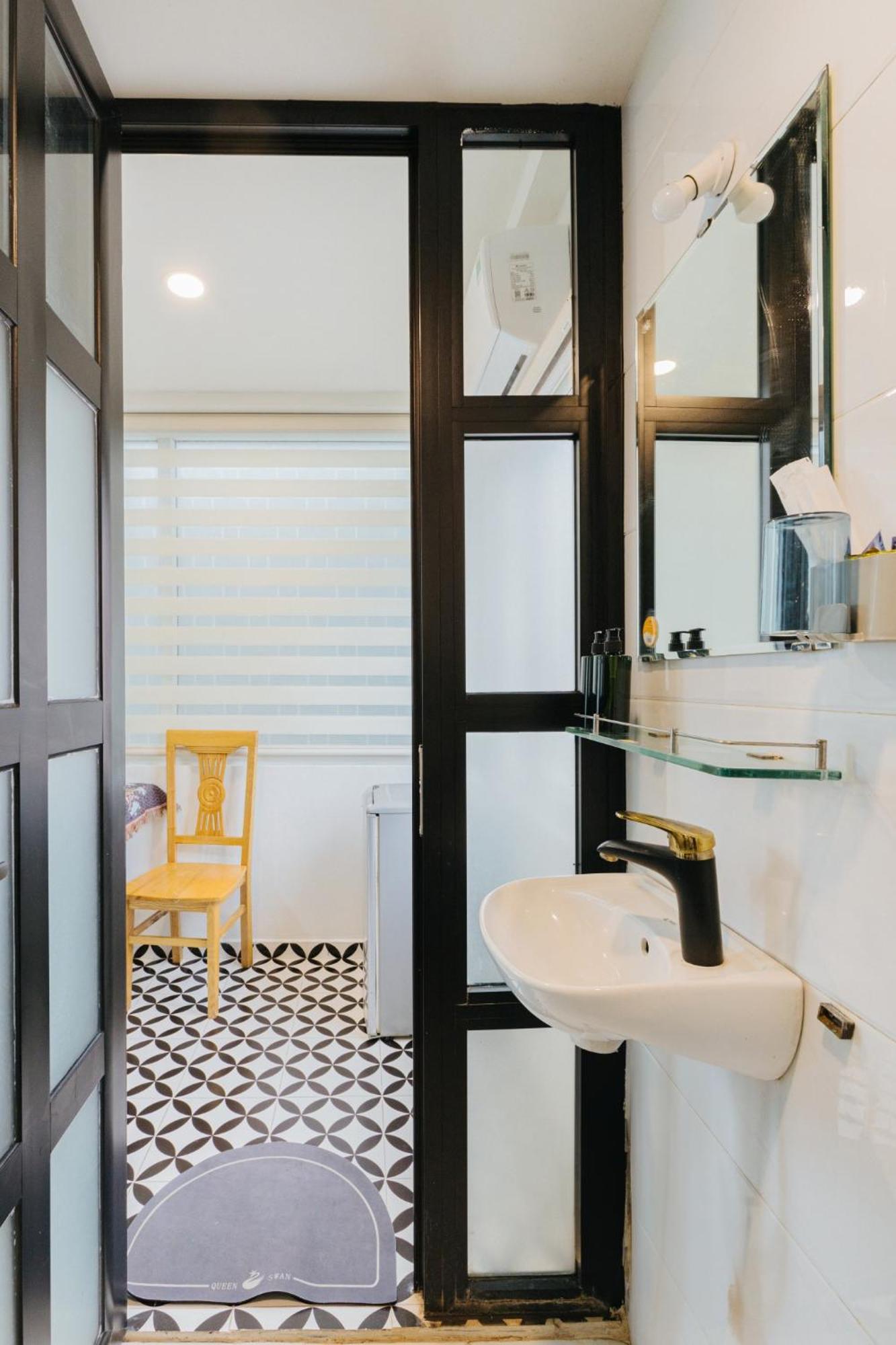 Apartment Cosy House - Center's Tay Ho - Close The Hanoi